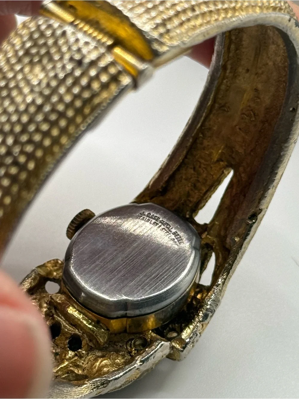 Vintage Geneva 17 Jewels Gold Tone w Rhinestone Hidden Bangle Watch Cameo